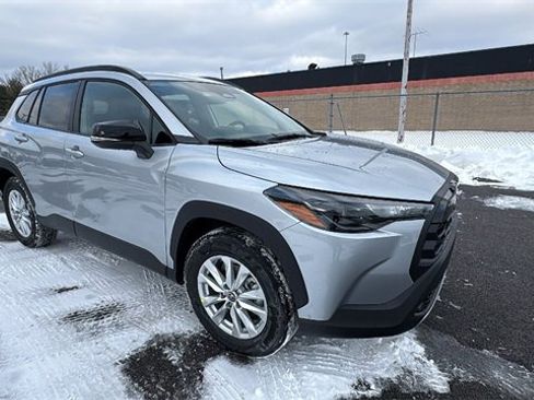 New 2026 Toyota Corolla Cross LE image 7