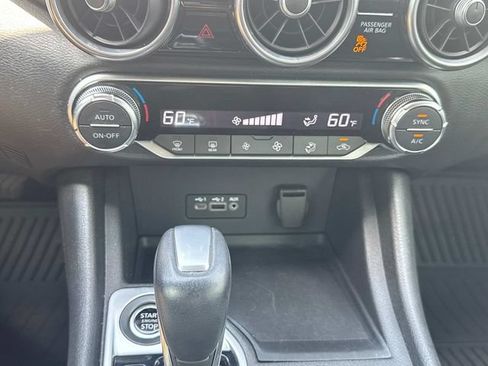 Used 2023 Nissan Sentra SR w/ Midnight Edition Package FWD image 29