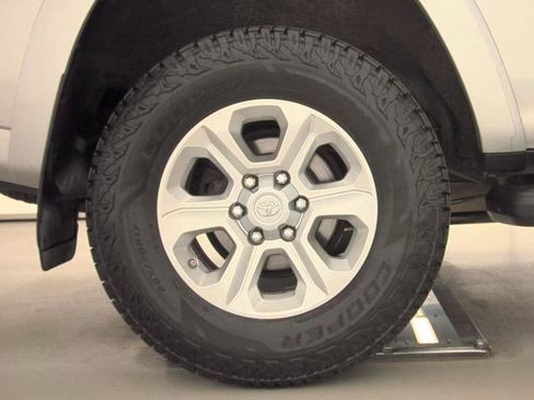 Used 2016 Toyota 4Runner SR5 Premium AWD/4WD image 14