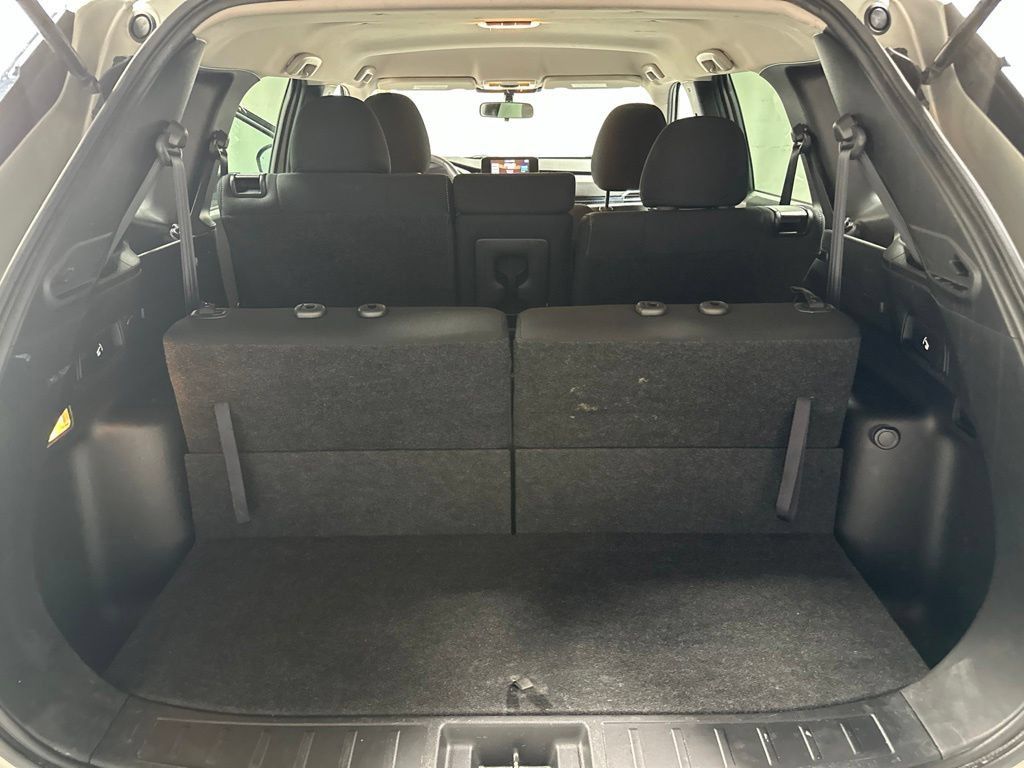 Used 2022 Mitsubishi Outlander ES AWD/4WD image 16
