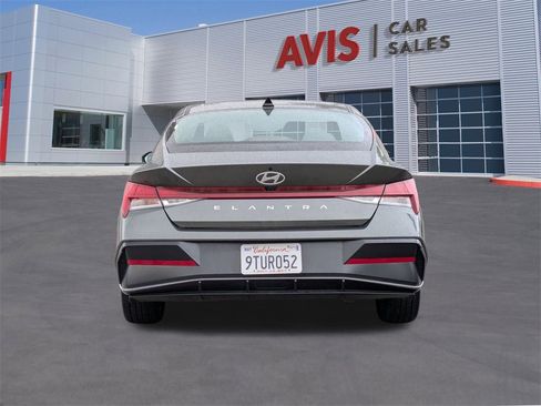 Used 2025 Hyundai Elantra SEL image 7