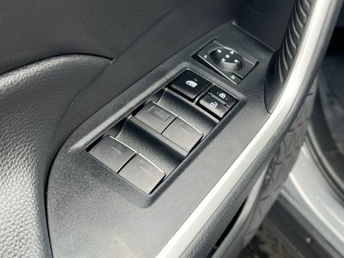 Used 2022 Toyota RAV4 XLE Premium AWD/4WD image 27