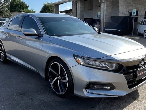 Used 2018 Honda Accord Sport image 2