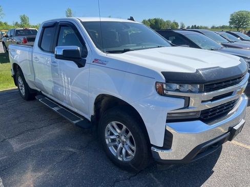 Used 2021 Chevrolet Silverado 1500 LT w/ Z71 Off-Road Package AWD/4WD image 2