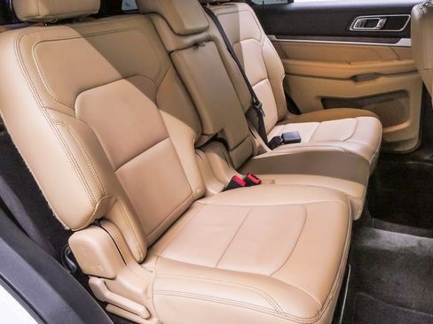 Used 2017 Ford Explorer Limited image 12