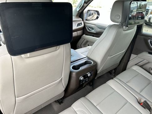Used 2021 GMC Yukon SLT w/ Rear Media and Nav Package image 35