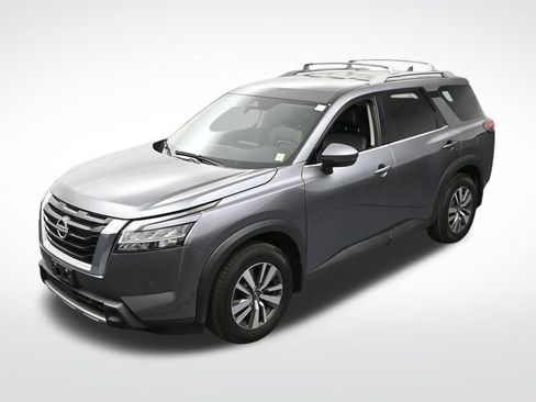 Used 2024 Nissan Pathfinder SL AWD/4WD image 16