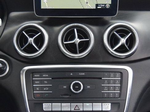 Used 2019 Mercedes-Benz CLA 250 4MATIC image 23