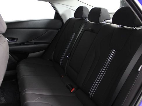 Certified 2025 Hyundai Elantra SEL image 18