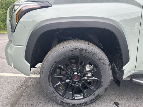 Used 2024 Toyota Tundra Limited w/ TRD Off-Road Package AWD/4WD image 19