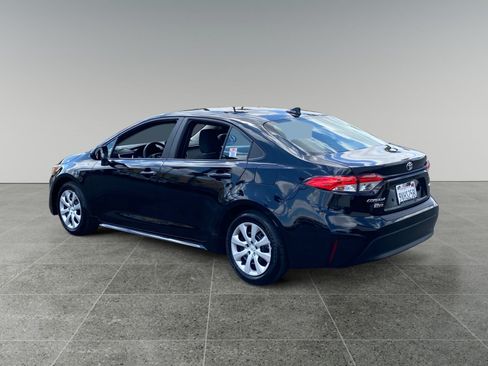 Used 2025 Toyota Corolla LE FWD image 3