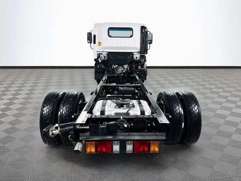 New 2026 Isuzu NPR RWD image 5