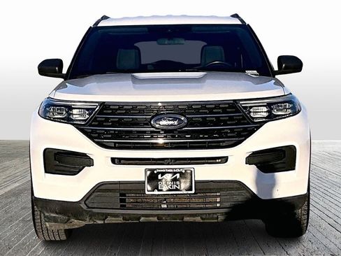 Used 2020 Ford Explorer XLT image 3