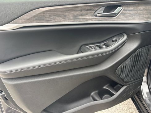 New 2026 Jeep Grand Cherokee Altitude RWD image 10