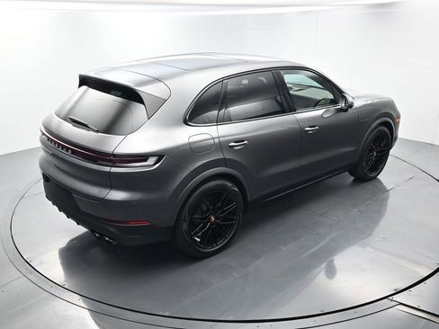 Certified 2026 Porsche Cayenne E-Hybrid AWD/4WD image 39
