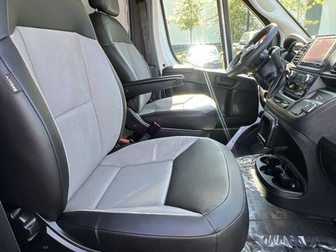 Used 2025 RAM ProMaster 2500 w/ Convenience Group FWD image 26