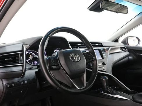 Used 2019 Toyota Camry SE FWD image 15