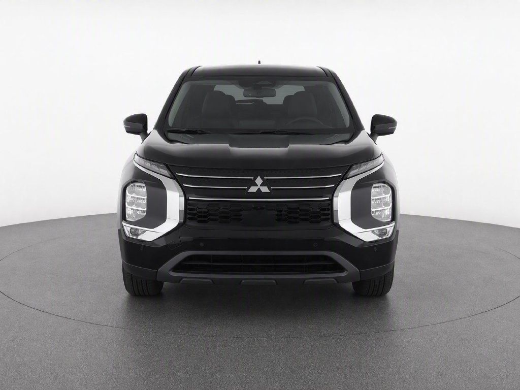 Used 2025 Mitsubishi Outlander SE FWD image 2