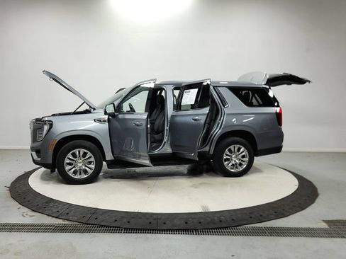 Used 2025 GMC Yukon Denali RWD image 13