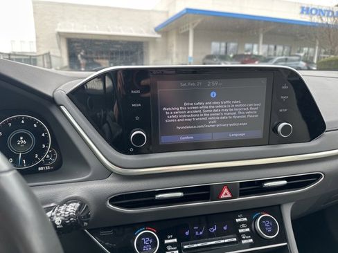 Used 2022 Hyundai Sonata SEL w/ Convenience Package image 9