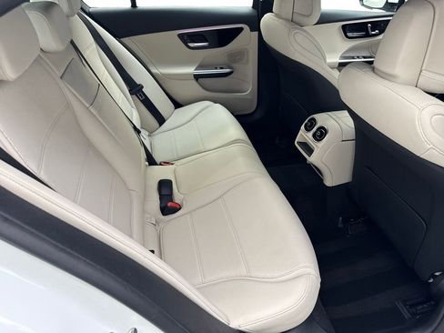 Used 2025 Mercedes-Benz C 300 Sedan image 37