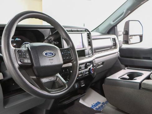 Used 2023 Ford F350 XLT AWD/4WD image 24