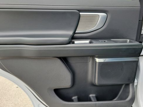 Certified 2025 Ford Expedition Platinum AWD/4WD image 30