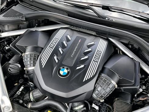 Used 2022 BMW X6 M50i w/ Executive Package image 31