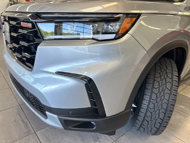 Used 2025 Honda Pilot TrailSport image 20