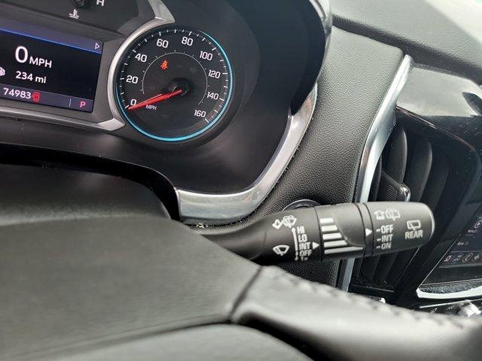 Used 2022 Chevrolet Traverse LT AWD/4WD image 32