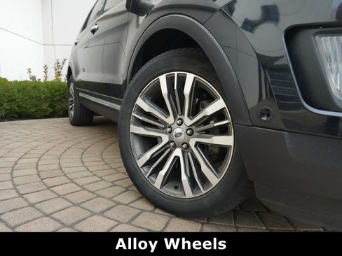 Used 2016 Ford Explorer Platinum image 17