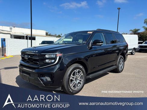 Used 2025 Ford Expedition Active RWD image 1