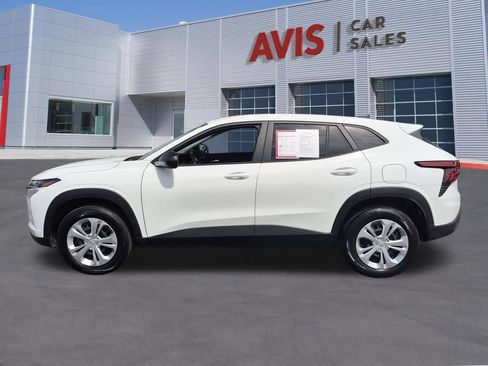 Used 2025 Chevrolet Trax LS FWD image 10