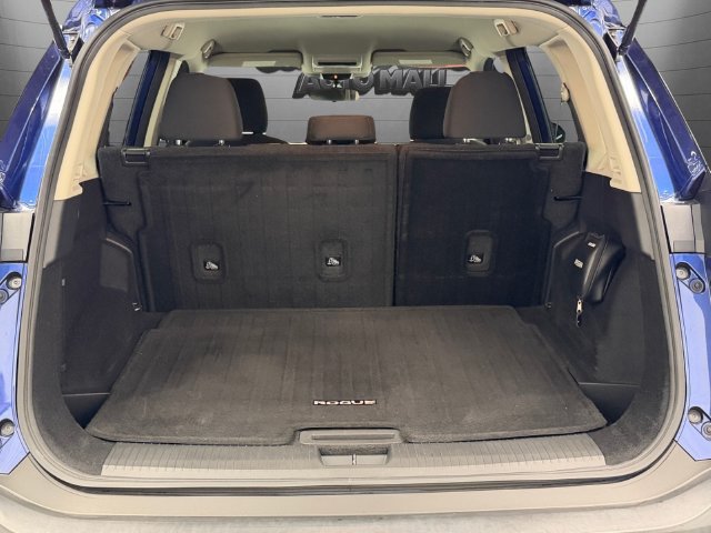 Used 2023 Nissan Rogue S AWD/4WD image 31