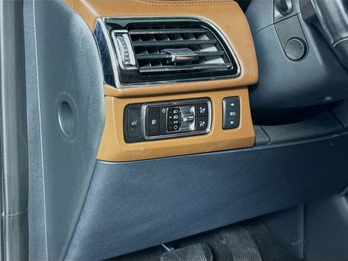 Used 2023 Lincoln Navigator Reserve AWD/4WD image 8