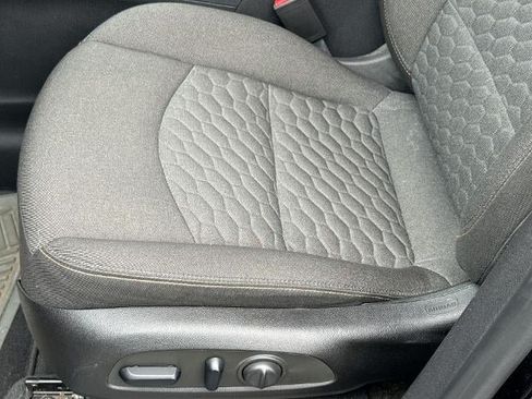 Used 2019 Chevrolet Equinox LT FWD image 20