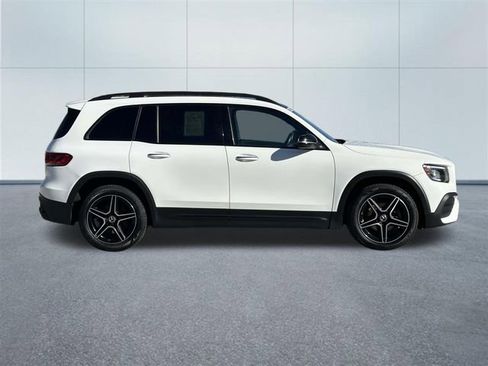 Used 2023 Mercedes-Benz GLB 250 image 4