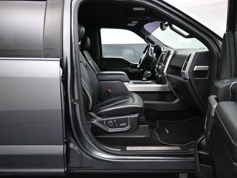 Used 2018 Ford F150 Platinum w/ Equipment Group 701A Luxury image 27