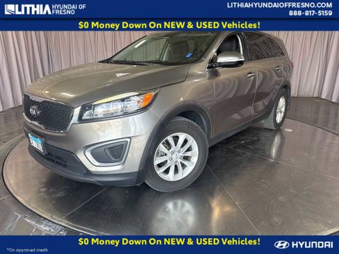 Used 2017 Kia Sorento LX image 1