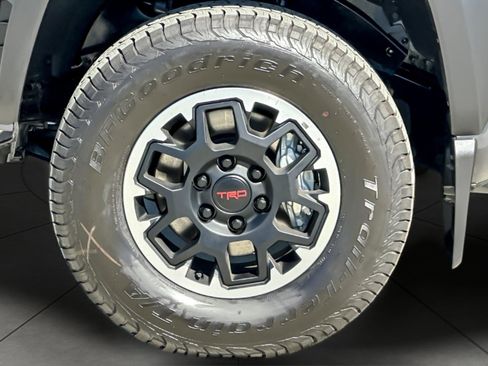 Certified 2026 Toyota Tacoma TRD Off-Road image 24