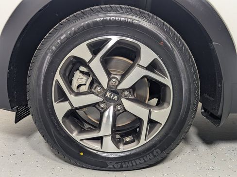 Used 2022 Kia Sportage LX image 9