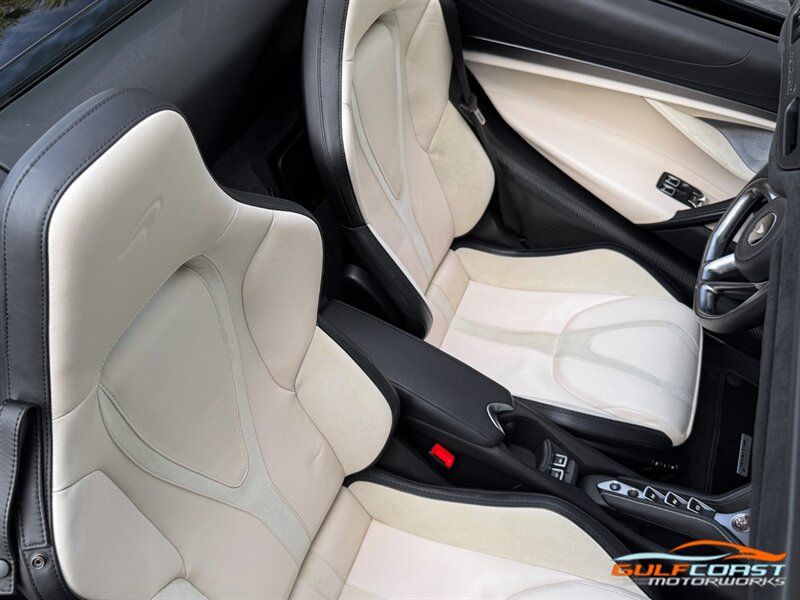 Used 2024 McLaren 750S Spider RWD image 31