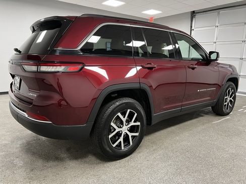 Used 2024 Jeep Grand Cherokee Limited image 14