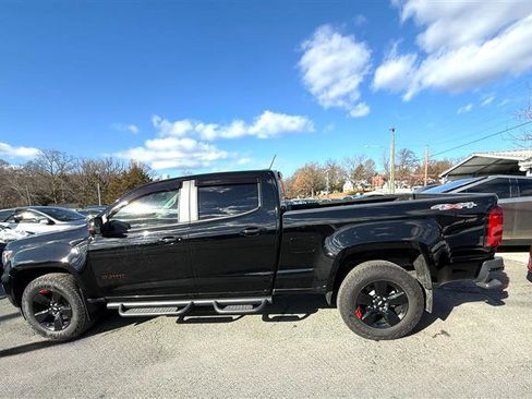Used 2022 Chevrolet Colorado LT w/ Redline Special Edition image 2