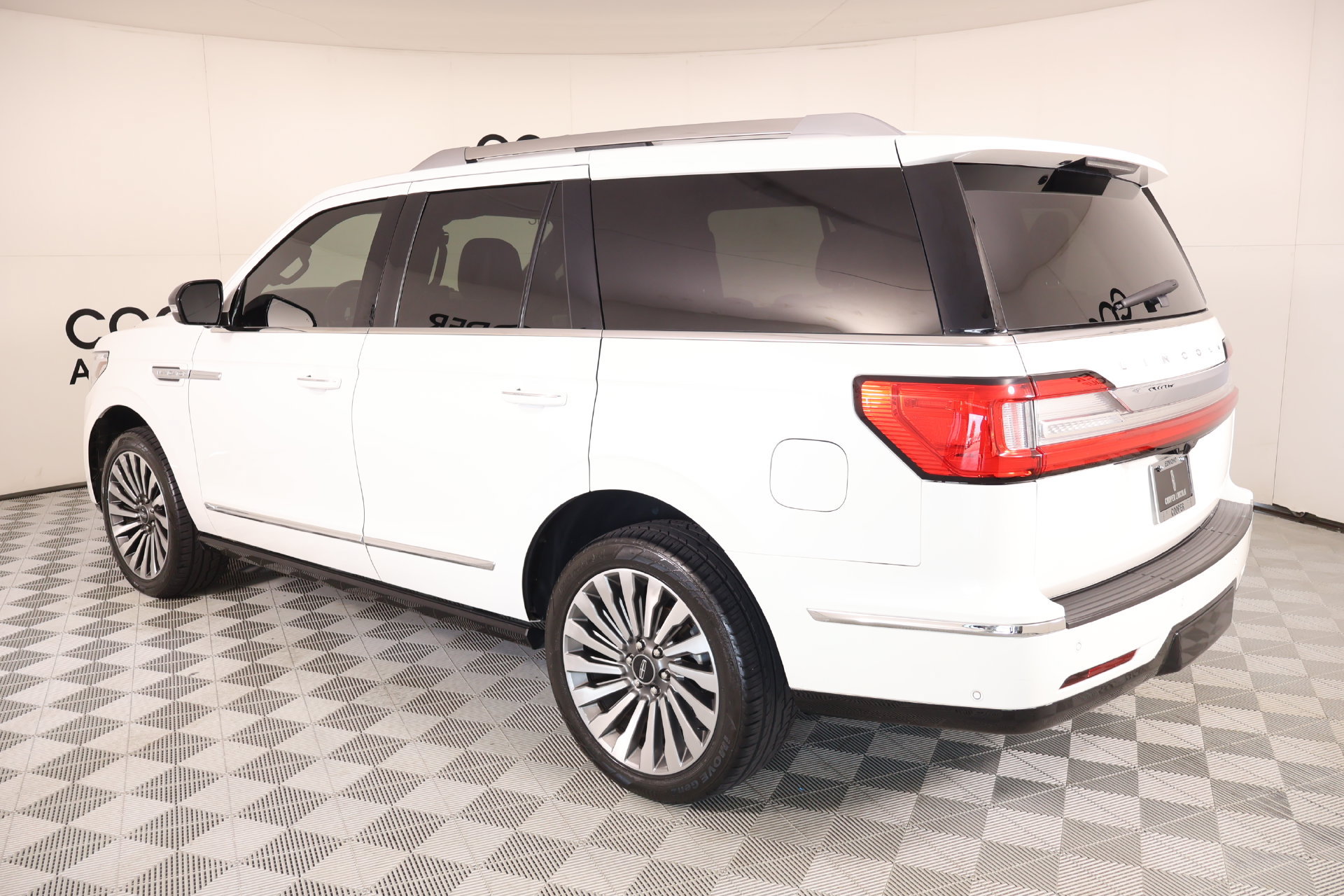 Used 2021 Lincoln Navigator Reserve w/ Luxury Package AWD/4WD image 25