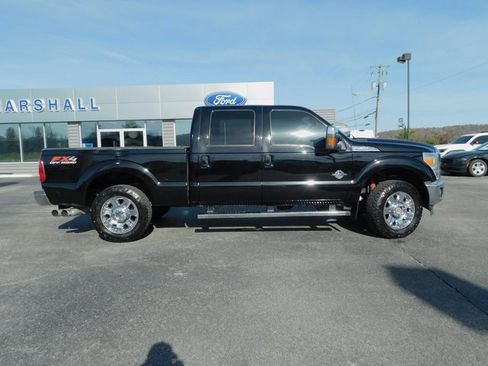 Used 2016 Ford F250 Lariat w/ Lariat Chrome Package image 9