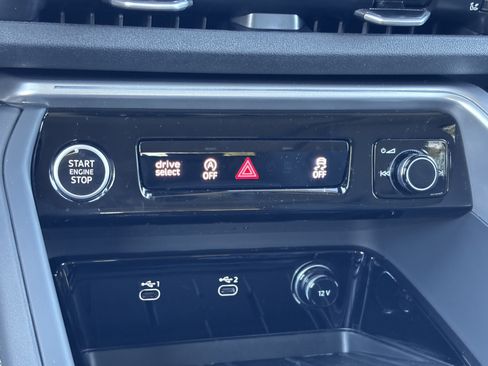 Used 2025 Audi Q5 Premium AWD/4WD image 29