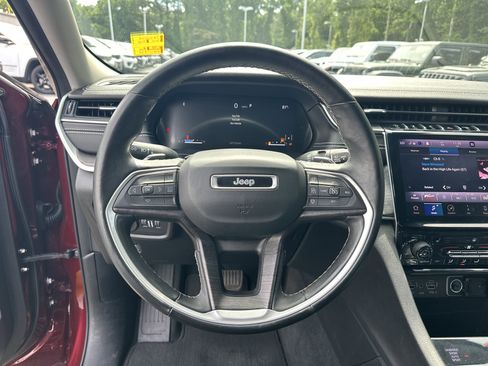 Used 2021 Jeep Grand Cherokee L Limited AWD/4WD image 27