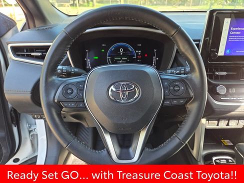 Certified 2023 Toyota Corolla Cross AWD Hybrid w/ Convenience Package image 30