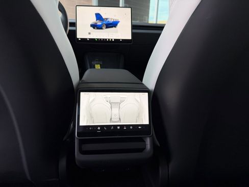 Used 2024 Tesla Model 3 Performance image 38